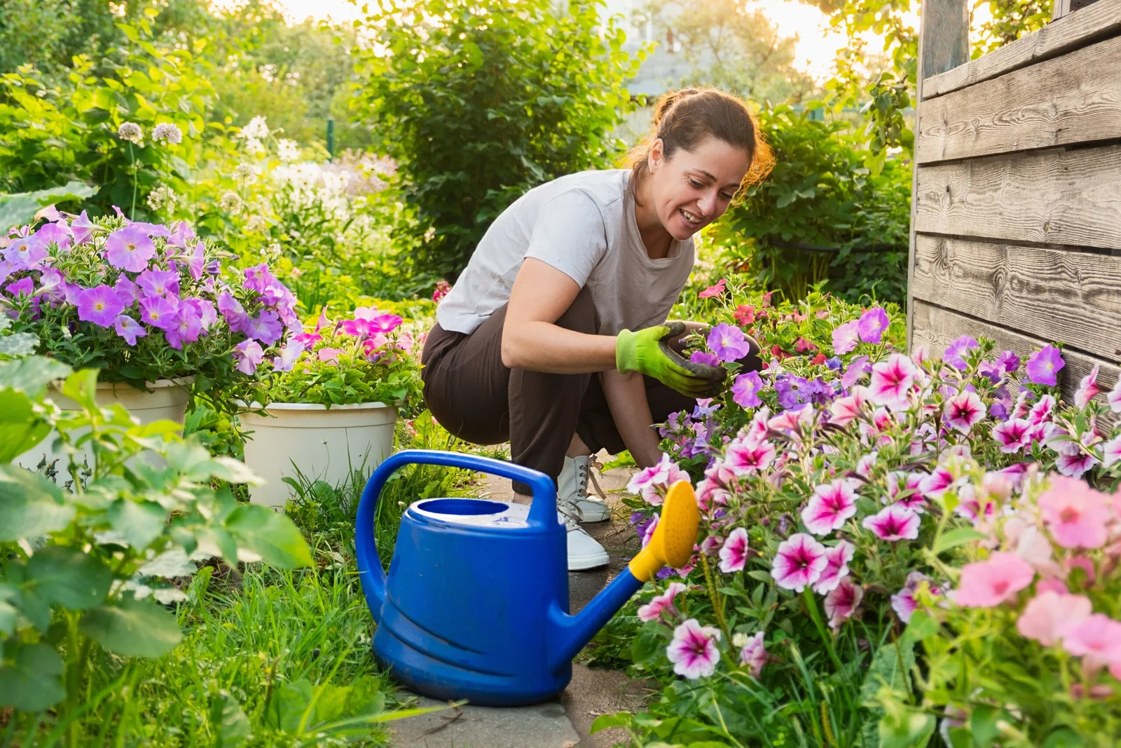 Gartenbau Schmalegg Frau arbeitet
