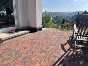 Pflasterarbeiten mit schöner Aussicht